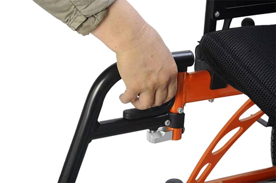 Elektrikli tekerlekli sandalye çalıştırın