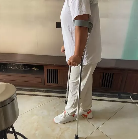 Koltuk değneği ile daha kolay bir hayatın tadını çıkarın: Brother Medical tarafından tam bir rehber