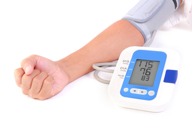 Pediatrik için akıllı kol tipi kan basıncı ölçer