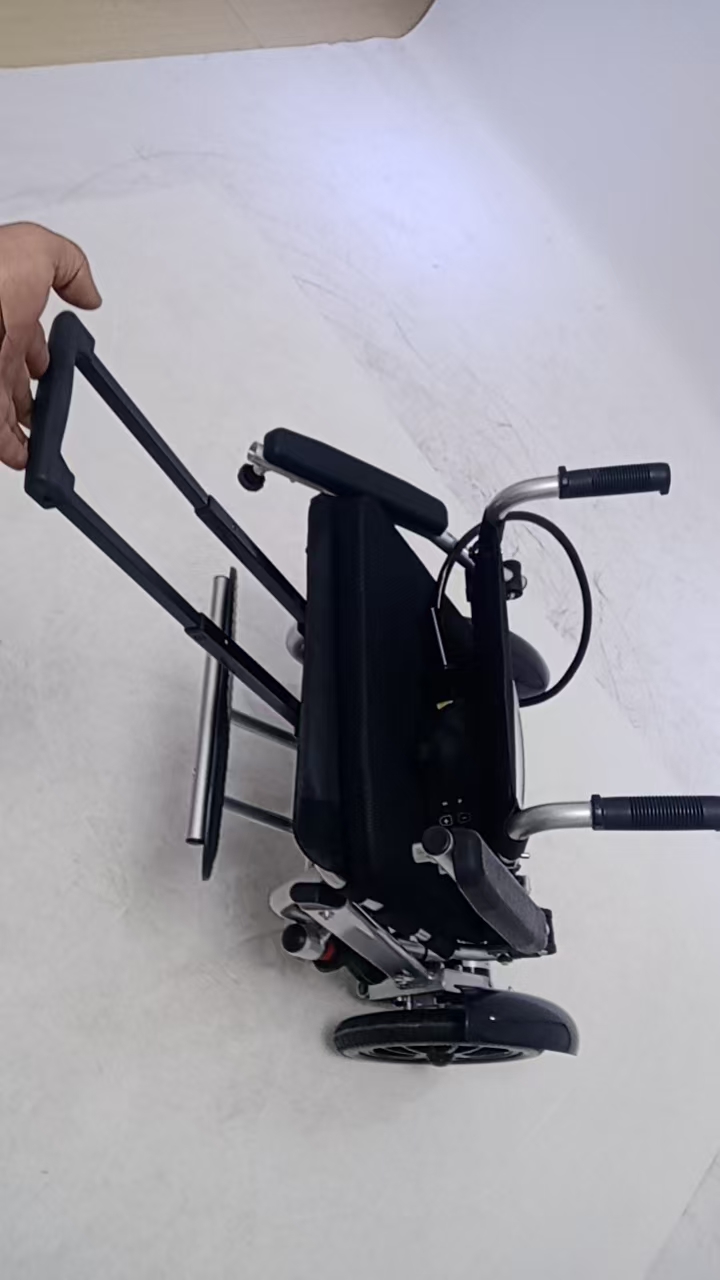 Ultra Hafif Elektrikli Tekerlekli Sandalye 17kg | Kolay Taşıma için Alüminyum Katlanır Akülü Tekerlekli Sandalye